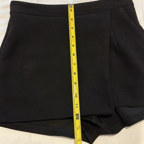 NWOT RARE Misguided Black Wrap Skort Size 4 - Picture 4 of 10